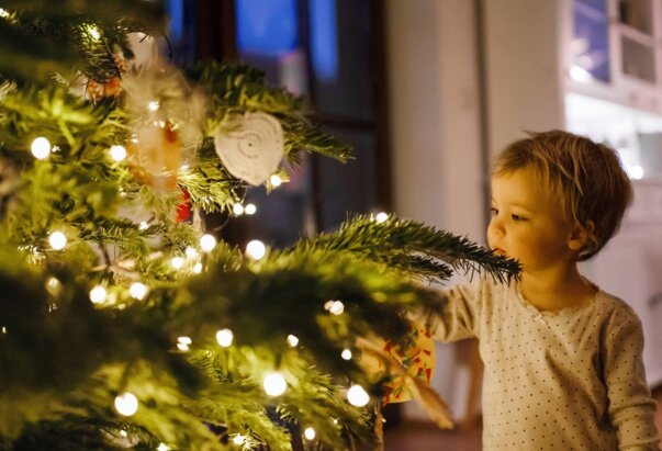 On dolazi da spasi nas