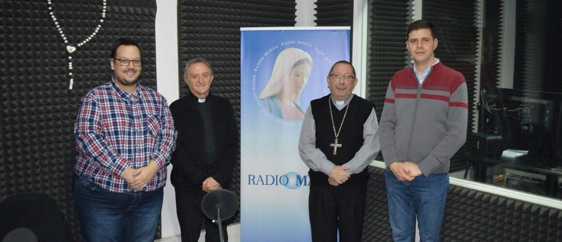 Mons. Slavko Večerin, subotički biskup u studiju hrvatske redakcije Radio Marije Srbije