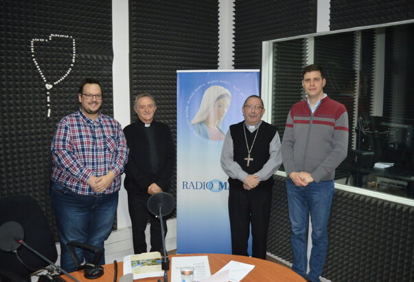 Mons. Slavko Večerin, subotički biskup u studiju hrvatske redakcije Radio Marije Srbije