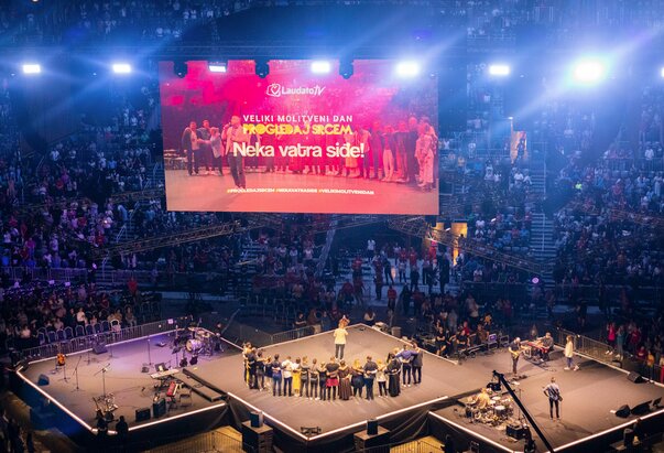 Održan sedmi "Progledaj srcem" - veliki molitveni dan u zagrebačkoj Areni