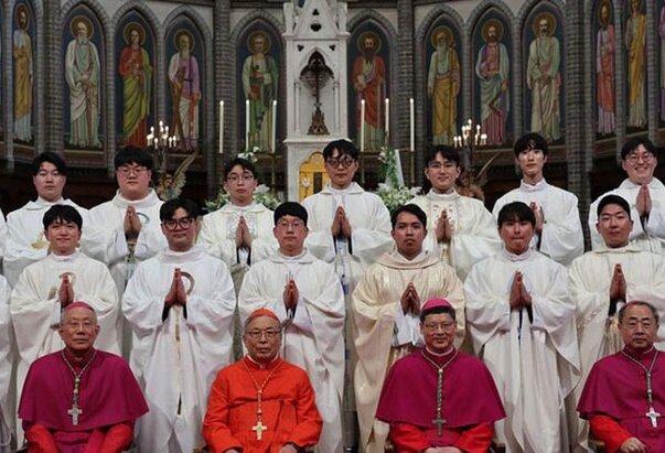 U Seulu zaređeno 16 svećenika i 25 đakona