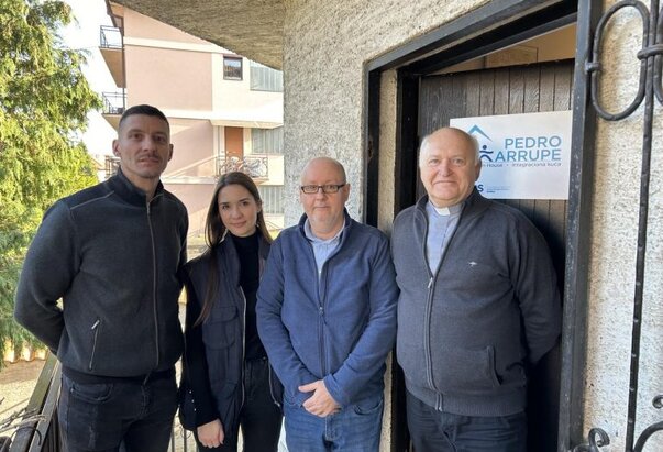 Nadbiskup Nemet posjetio Integracionu kuću »Pedro Arrupe« u Beogradu