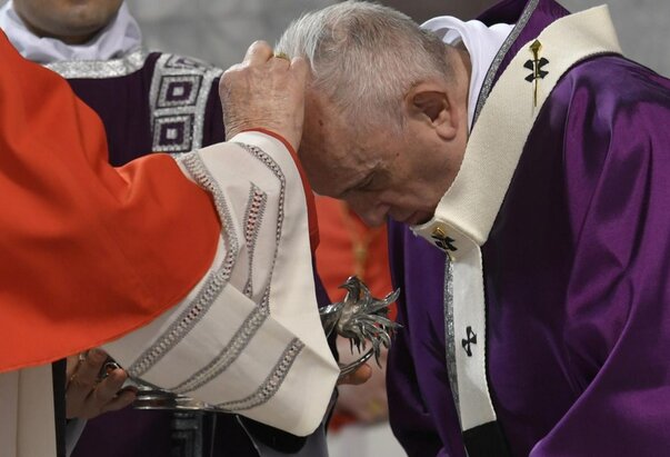 Papa Franjo: "U korizmi napuštamo pozornicu privida i vraćamo se u srce"