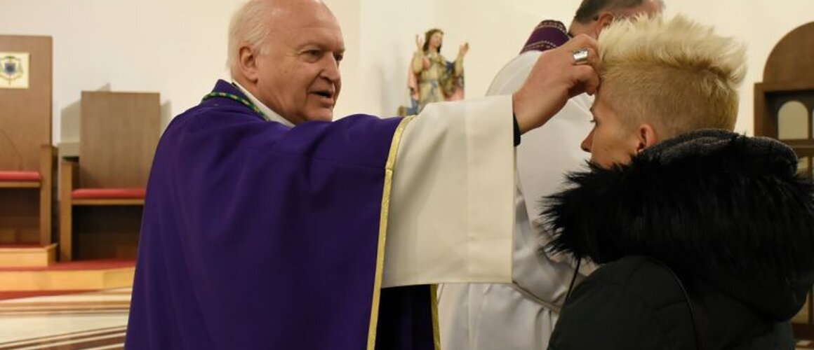 Nadbiskup Nemet na Pepelnicu predvodio misno slavlje u beogradskoj katedrali