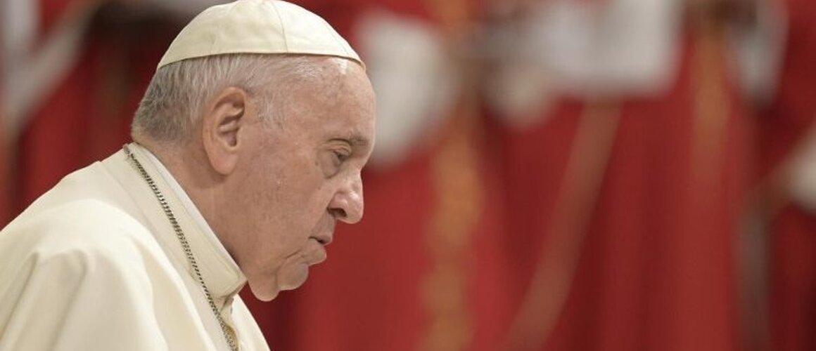 Papu i dalje muči blaža gripa