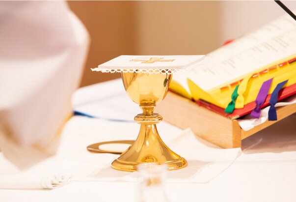 Kalabrijska mafija svećeniku stavila izbjeljivač u misno vino