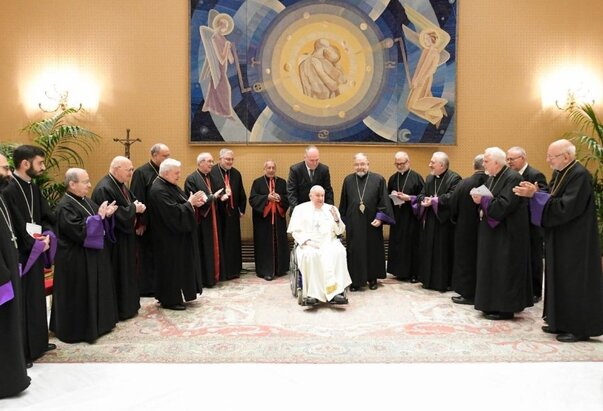 Tijekom susreta s armenskim biskupima u Vatikanu, papa Franjo molio je za mir