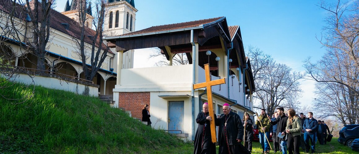 Održan 6. Križni put mladih Srijemske biskupije