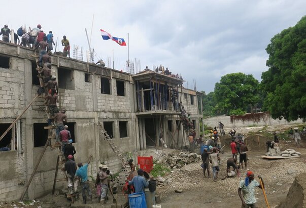 Crkva u Latinskoj Americi poziva na molitvu za mir u Haitiju