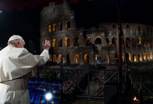 Papa Franjo prvi put autor razmatranja križnog puta u Koloseju