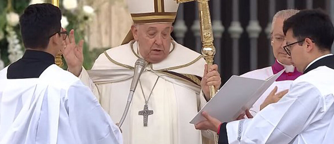 Papa Franjo na Uskrs predsjedao euharistijom na Trgu svetoga Petra