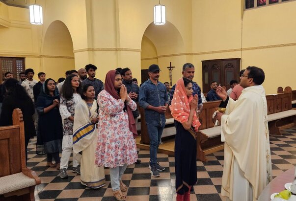 Vjernici iz Indije proslavili Uskrs u zagrebačkoj crkvi 