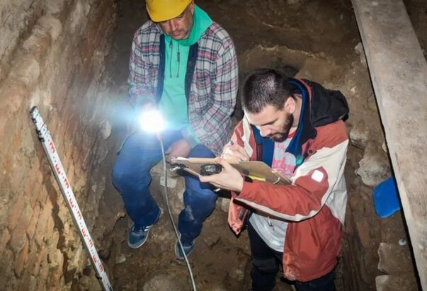 Arheološki nalazi otkriveni ispod župnog doma u Srijemskim Karlovcima