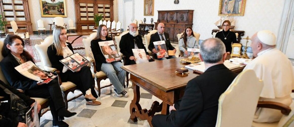 Papa Franjo primio u Vatikanu obitelji izraelskih talaca