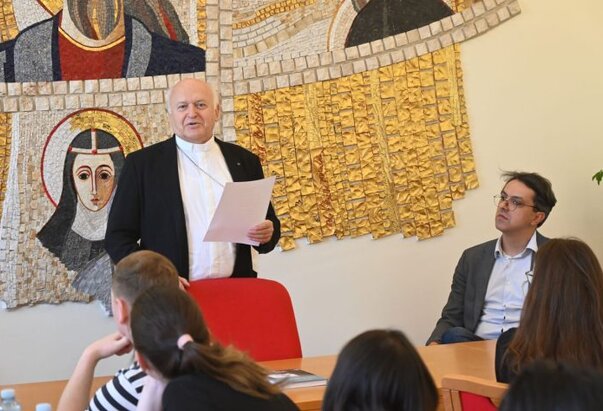 Nadbiskupa Nemeta posjetili studenti s Fakulteta političkih nauka