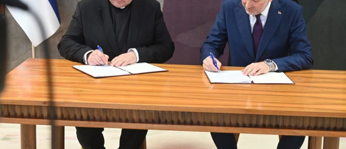 Preč. Poleto na potpisivanju ugovora o stipendiranju najboljih studenata bogoslovskih fakulteta i akademija