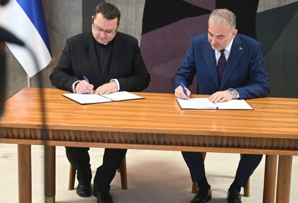 Preč. Poleto na potpisivanju ugovora o stipendiranju najboljih studenata bogoslovskih fakulteta i akademija