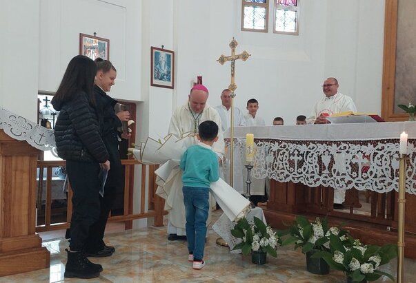 Biskup Svalina posjetio župu Šid