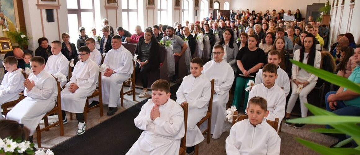 Prva pričest u Beški i Maradiku