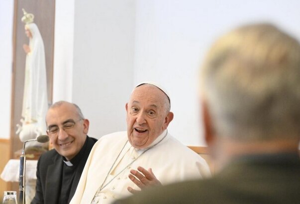 Papa Franjo susreo se sa svećenicima zaređenima prije 40 godina