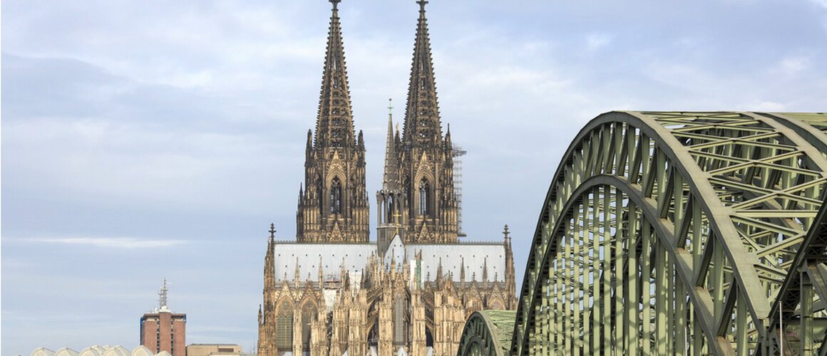 Većina Nijemaca podržava pozivanje na Boga u ustavu