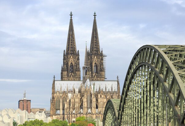 Većina Nijemaca podržava pozivanje na Boga u ustavu