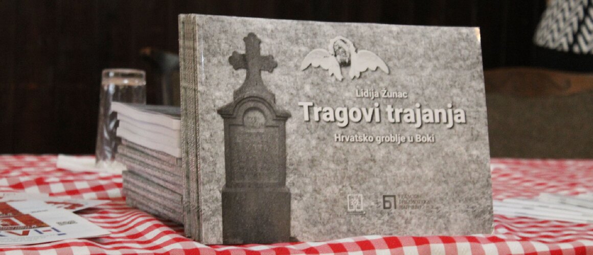 Predstavljena knjiga „Tragovi trajanja – Hrvatsko groblje u Boki“