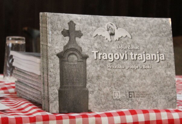 Predstavljena knjiga „Tragovi trajanja – Hrvatsko groblje u Boki“