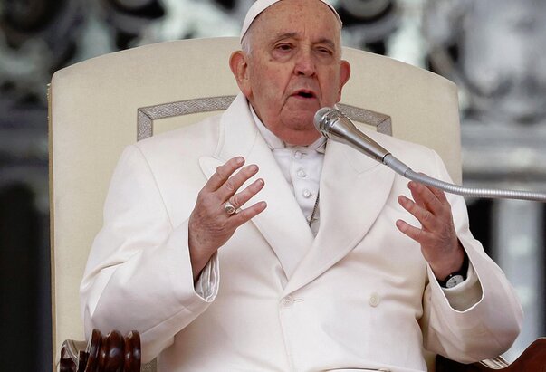 Papa izrazio blizinu pogođenima odronom zemlje u Papui Novoj Gvineji