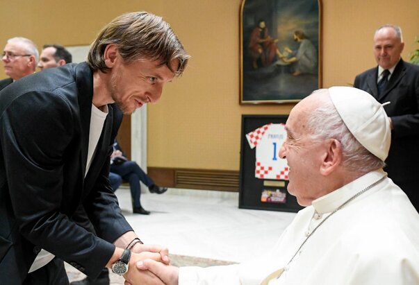 Papa Franjo primio hrvatsku nogometnu reprezentaciju