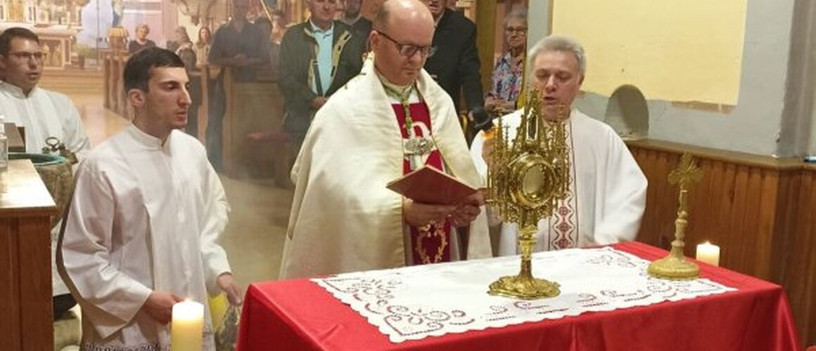 Tijelovo u Srijemskomitrovačkoj katedrali