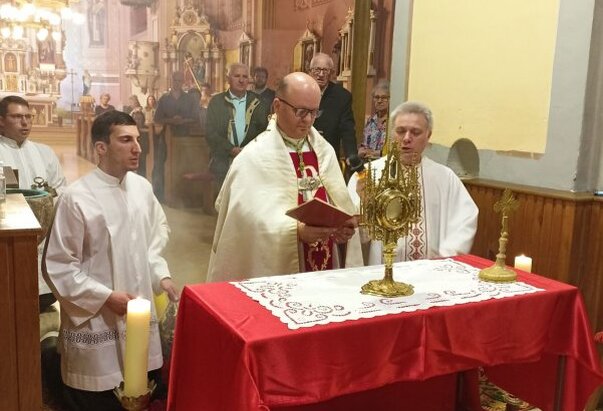 Tijelovo u Srijemskomitrovačkoj katedrali