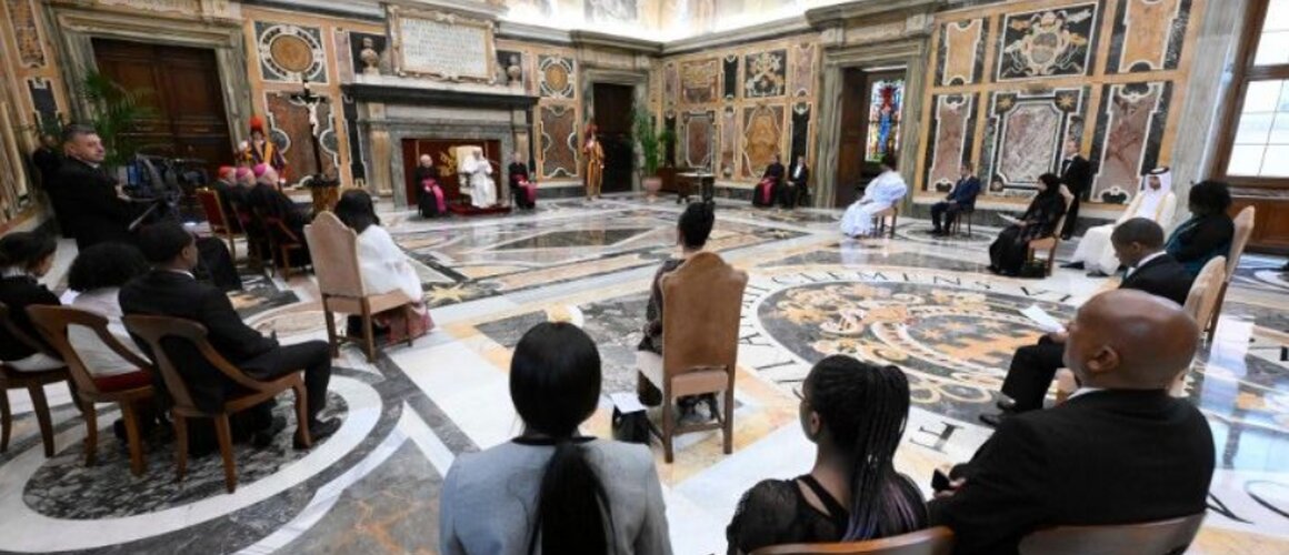 Papa: Ostavimo po strani ravnodušnost i strah kako bismo dali na nikne mir