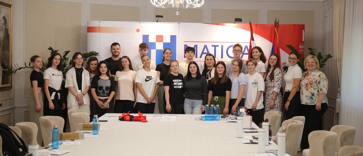 »Mreža čitanja«: Zahvalnice i darovi za srednjoškolce