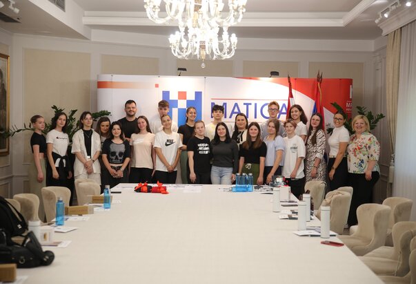 »Mreža čitanja«: Zahvalnice i darovi za srednjoškolce