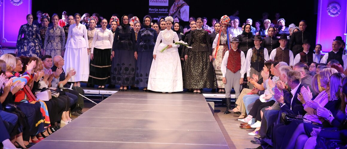 Bunjevačka nošnja na modnoj pisti