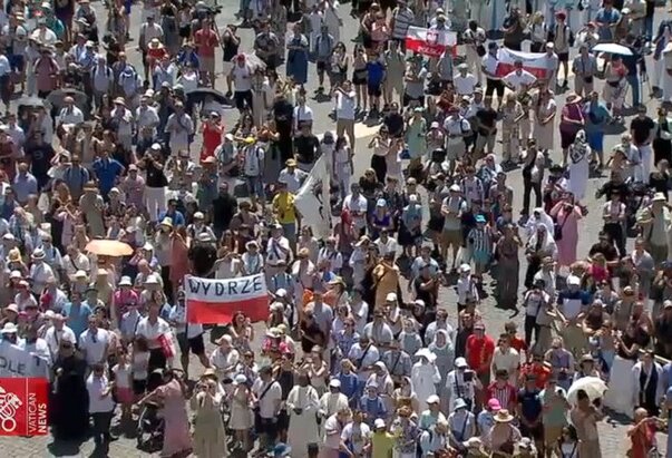 Papa: Oni koji žele rat neka se obrate na projekte dijaloga i mira