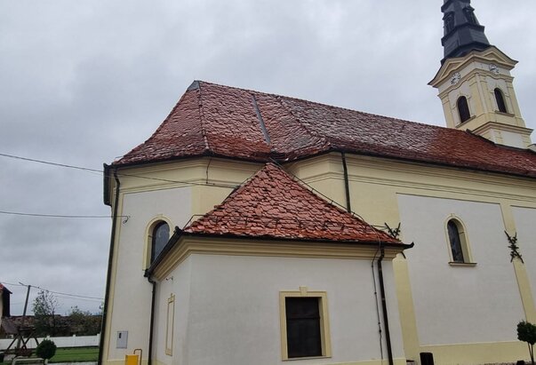 U nevremenu teško oštećena župna crkva u Bošnjacima