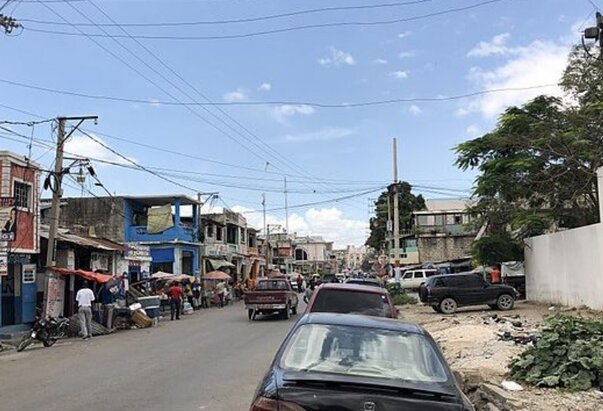 U Haitiju oslobođen svećenik kojega su otele bande