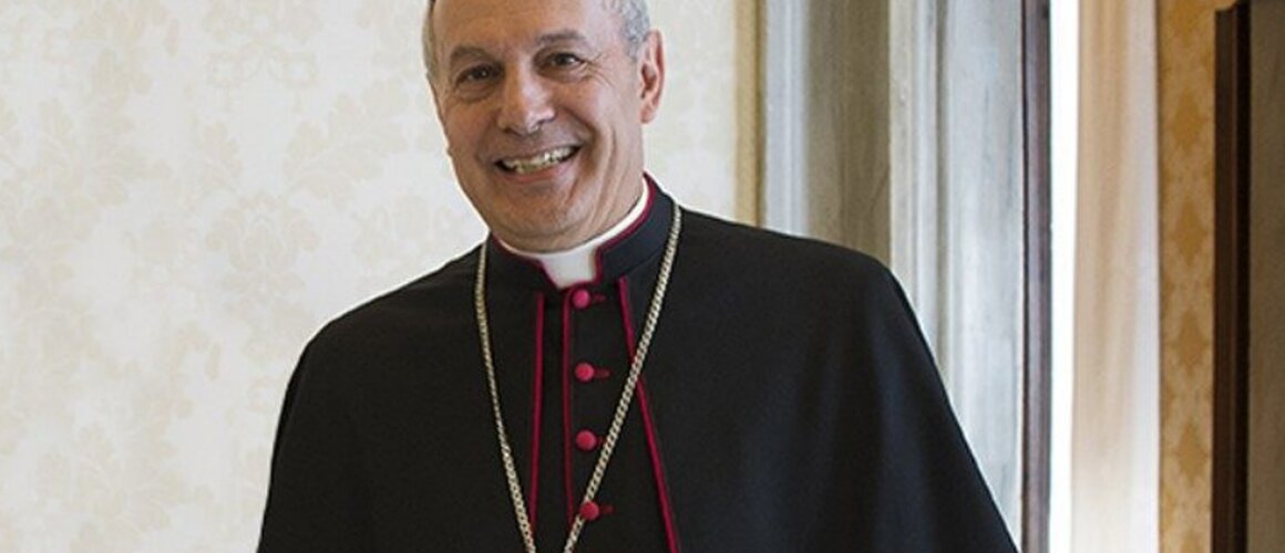 Nadbiskup Caccia: Siromaštvo je skandal koji treba iskorijeniti radikalnim akcijama