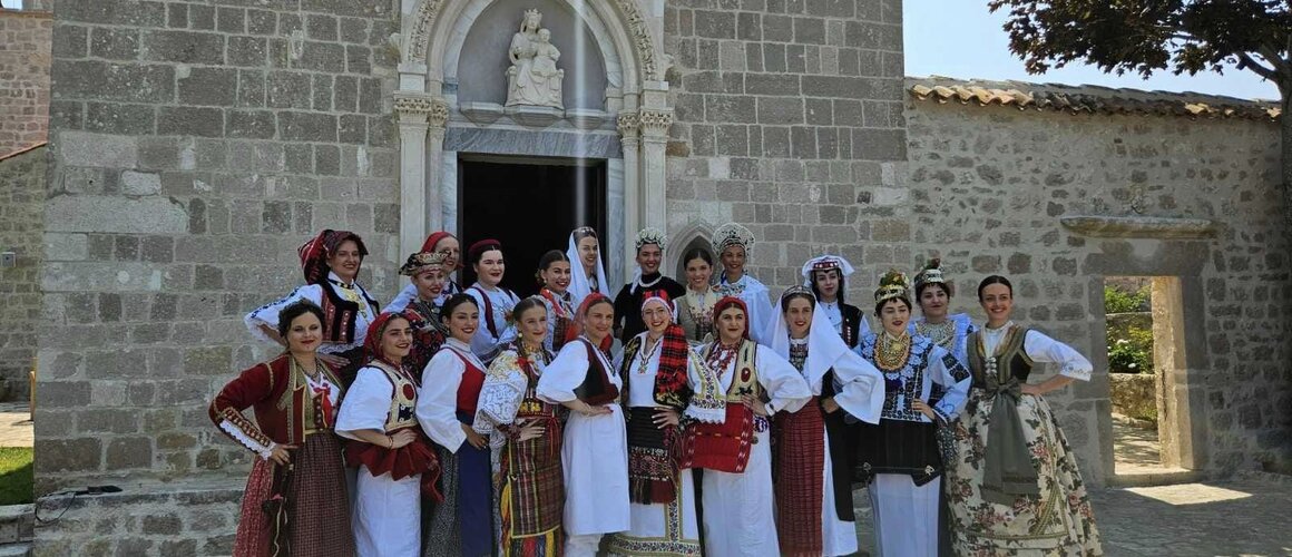 Izbor najljepše Hrvatice u narodnoj nošnji izvan RH