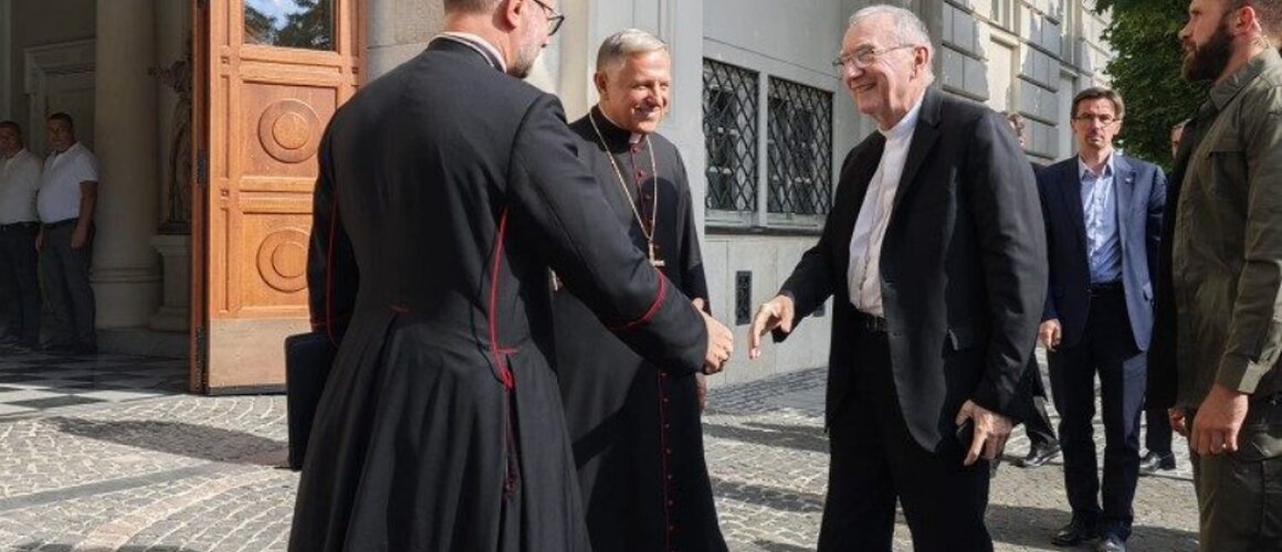 Kardinal Parolin u Ukrajini kako bi donio Papinu blizinu i molio za mir