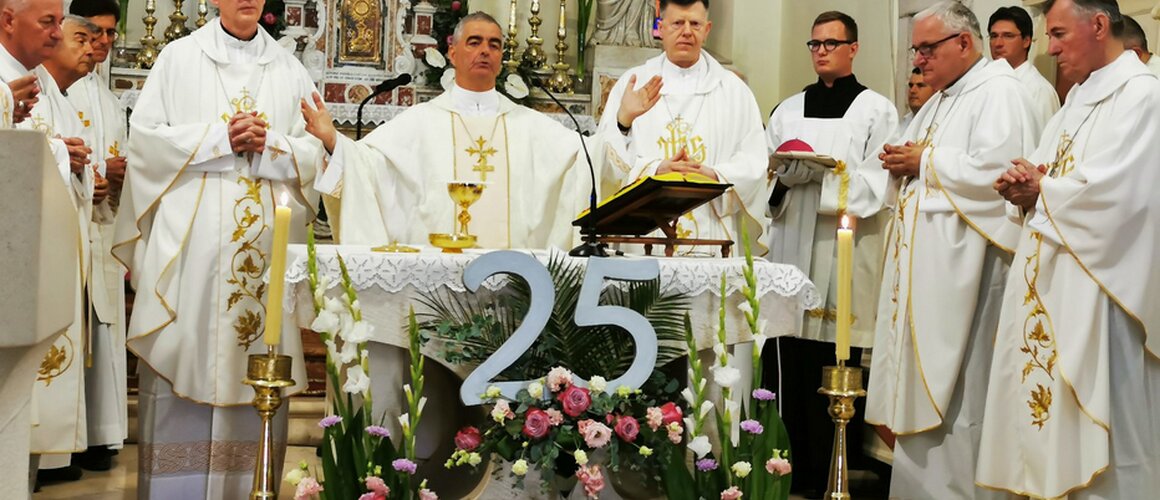 Slavlje srebrnog biskupskog jubileja mons. Nikole Eterovića