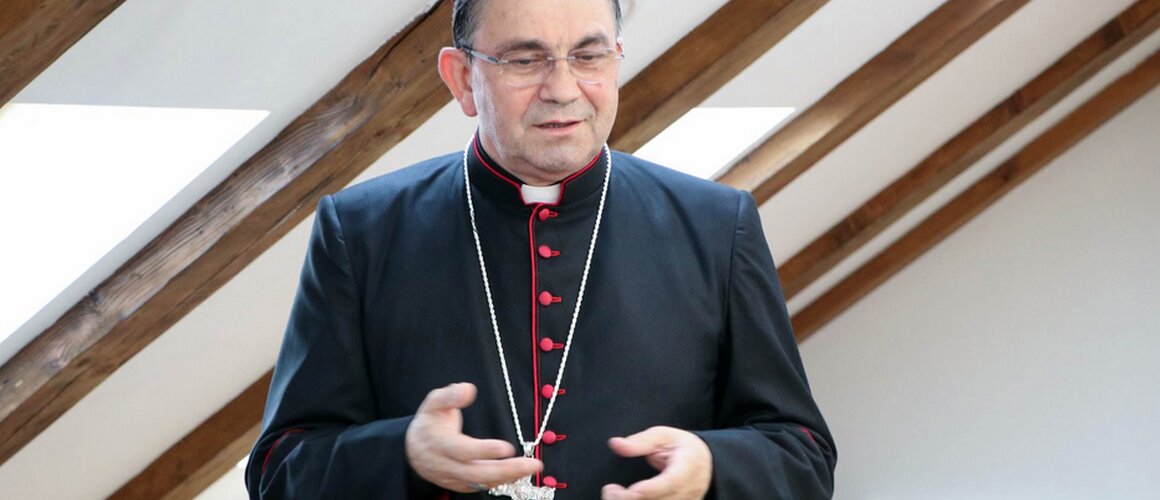 Biskup Martinović pozvao na molitvu za žrtve teške tragedije u Domu za starije i nemoćne osobe u Daruvaru