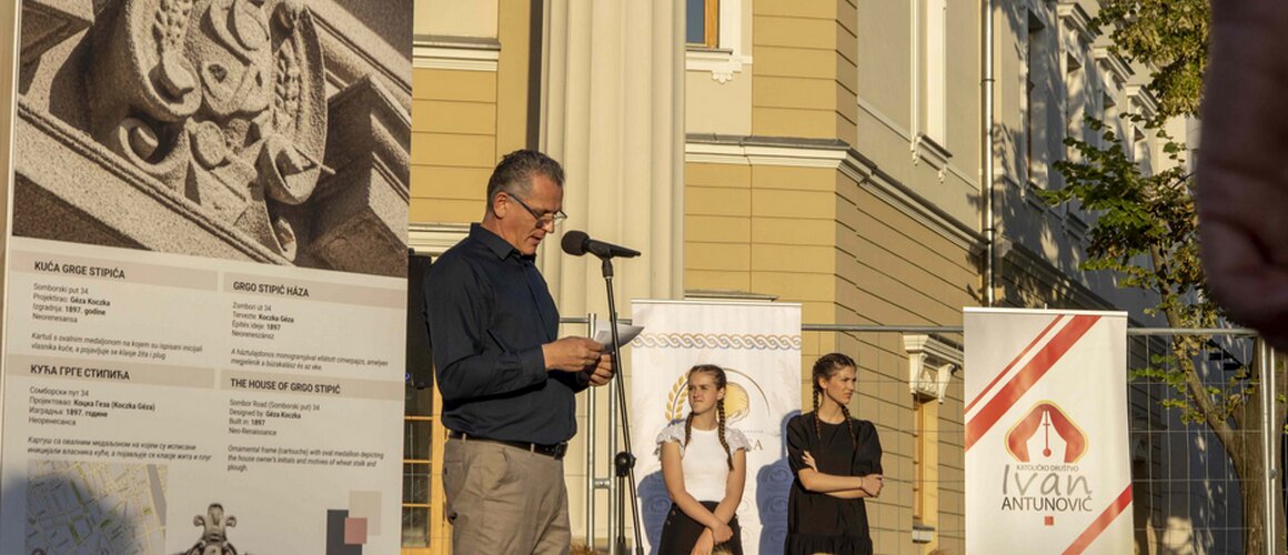 U Subotici otvorena izložba „S Božjom pomoći“