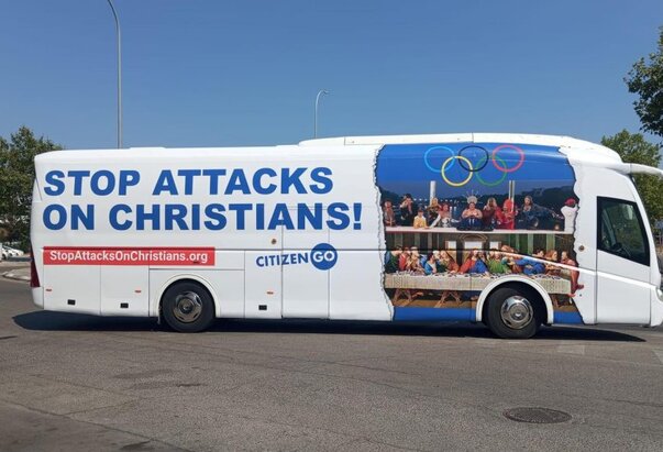 Pariz: Policija privela građane koji su skrenuli pozornost na ismijavanje kršćana