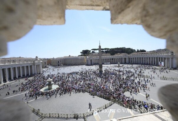 Papa: Prava vjera i molitva otvaraju, a ne zatvaraju um i srce