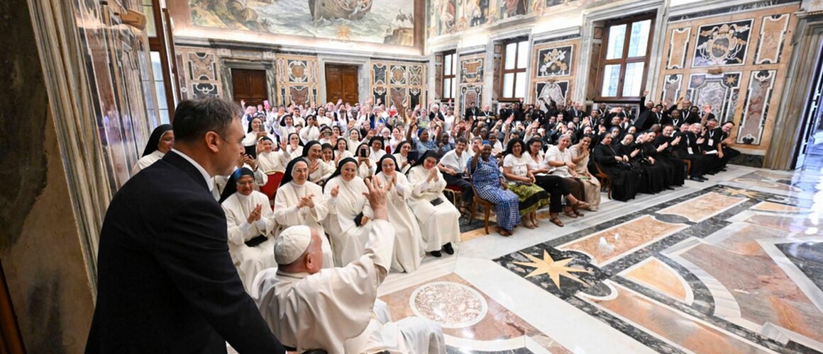 Papa redovnicima: Ljubav se računa, a ne diplome