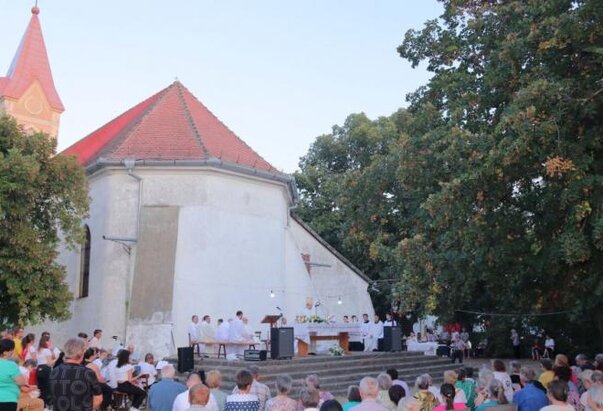 Proštenje u biskupijskom svetištu u Banatskoj Topoli