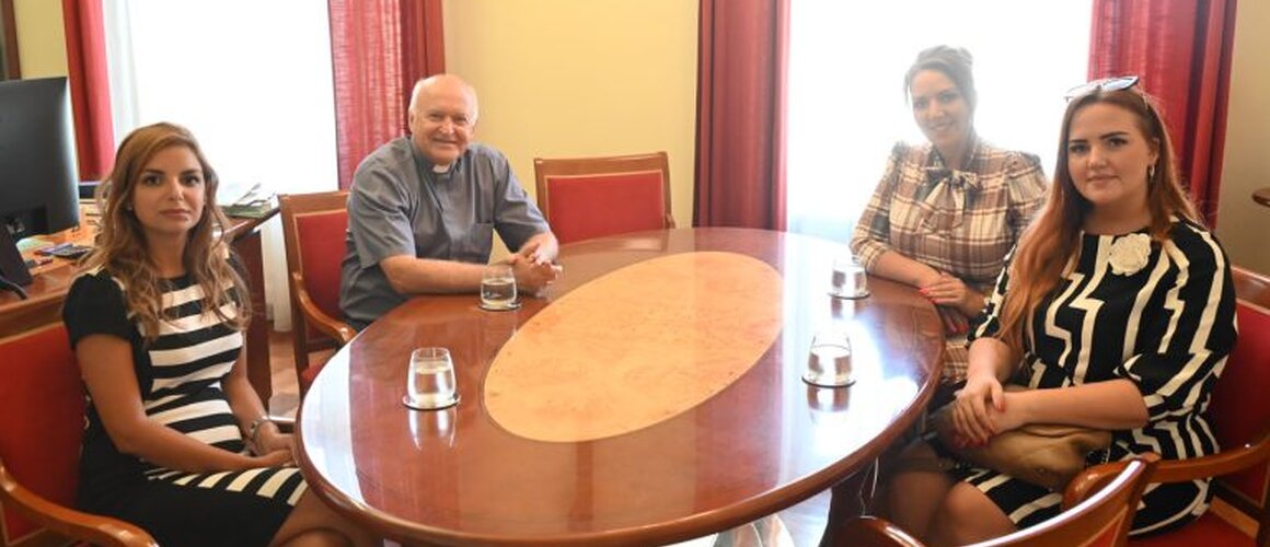 Beogradski nadbiskup Nemet primio u zgradi Nadbiskupije goste iz Zrenjanina